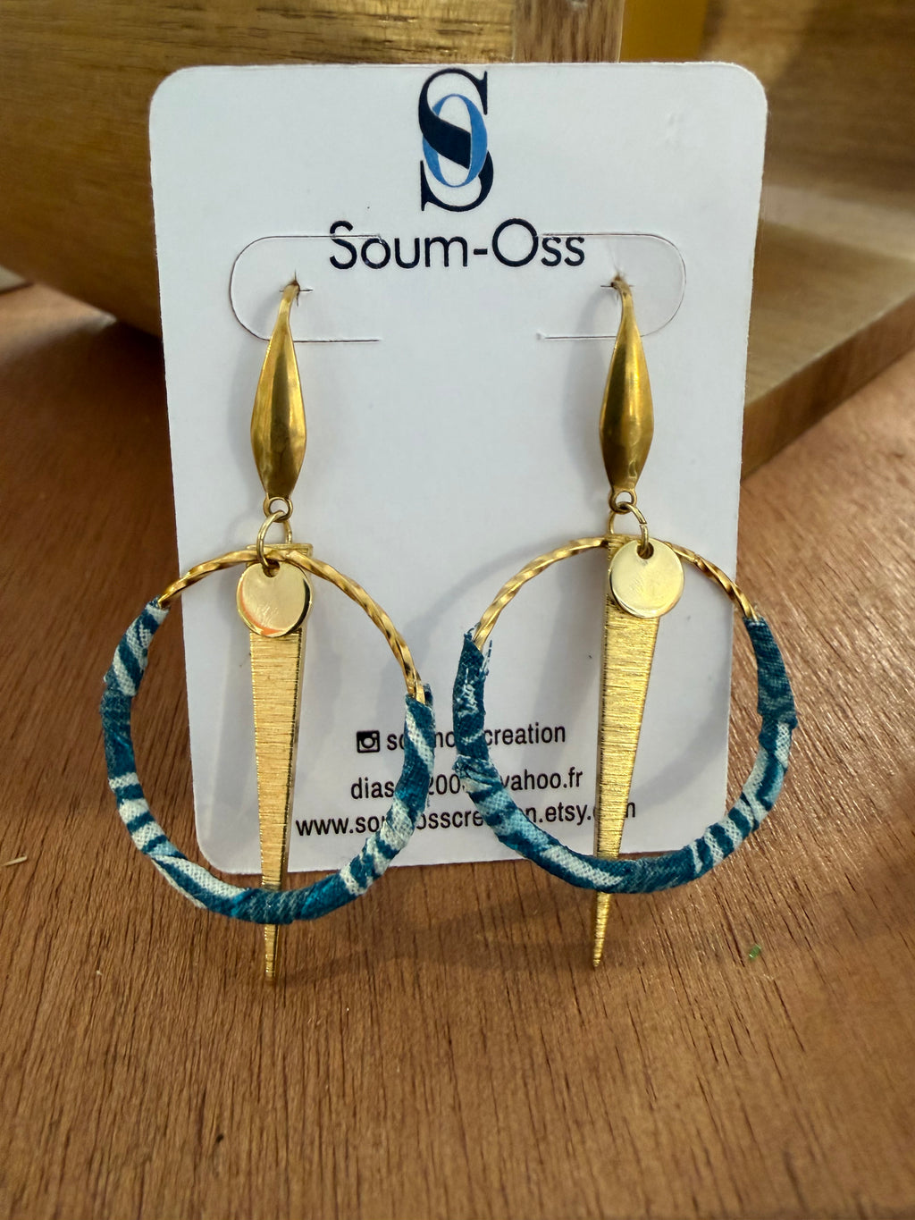 Boucles d’oreilles en wax et acier inoxydable doré à l’or fin